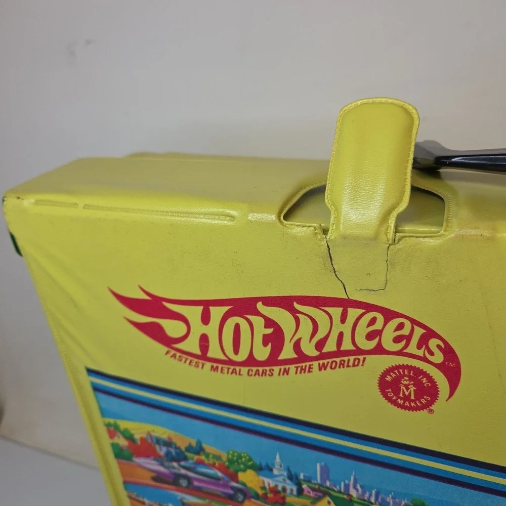 Vintage 1968 Hot Wheels Action City Folding Yellow Playset Case Mattel 5155